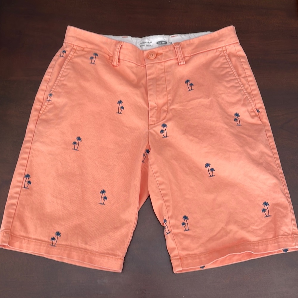 Old Navy Slim Shorts. Mens Size 29.  New/Never Worn.
